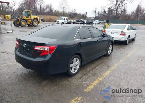 2012 Toyota Camry Se z USA, uszkodzony, nr VIN 4T1BF1FK2CU144714